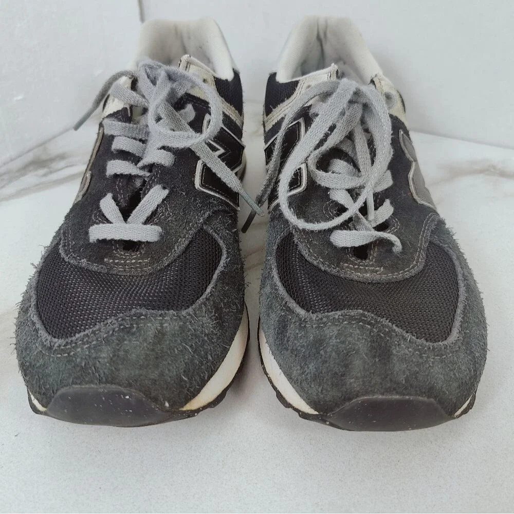 New Balance 574 Navy Suede Unisex Running Shoes Sneakers, Sz 9(M) 10.5(W)